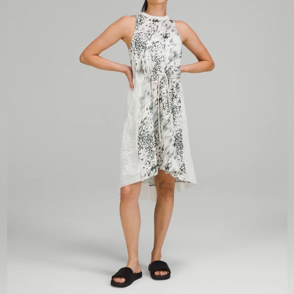 Lululemon, Mesh Overlay Watercolor Blur Dress, Size 4